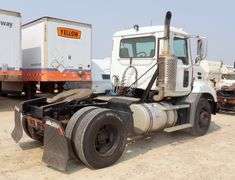 U-1517 2007 Mack CXN612 Truck Tractor
