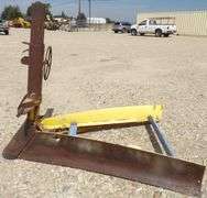 U-1569 3-Point Ditcher