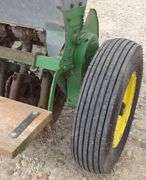 U-1579 Van Brunt Planter 8'