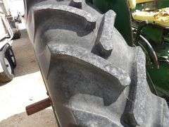 U-1560 John Deere 2030 Tractor