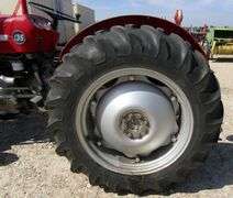 U-1557 Massey Ferguson 135 Diesel Tractor