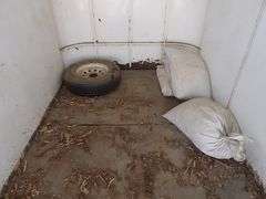 U-1530 1999 Stock Trailer