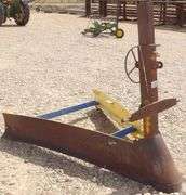 U-1569 3-Point Ditcher