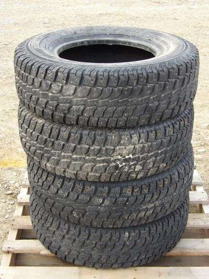 B-192  Wintercat Studded Tires (4)