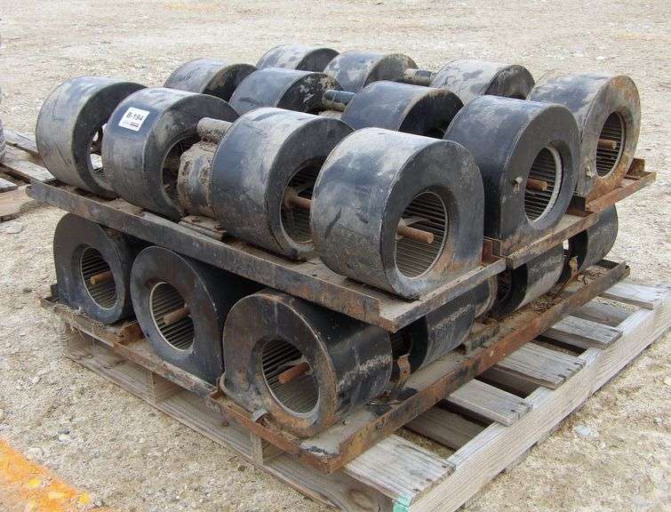 B-194  Squirrel Fans