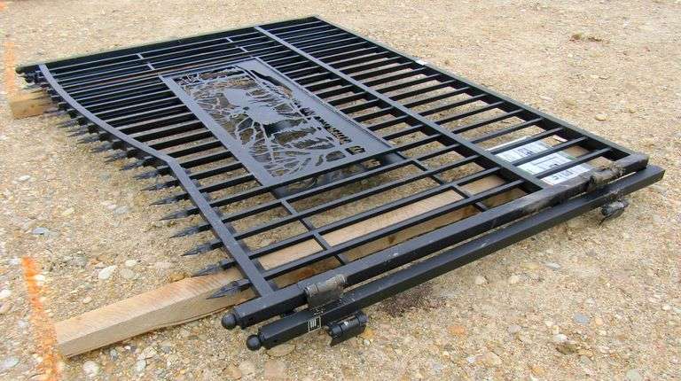 P-841 Metal Driveway Gates / One Set