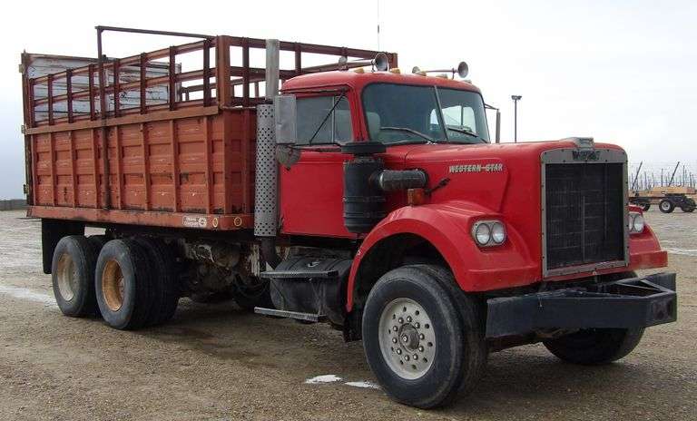 P-755  1976 Western Star Truck Tractor