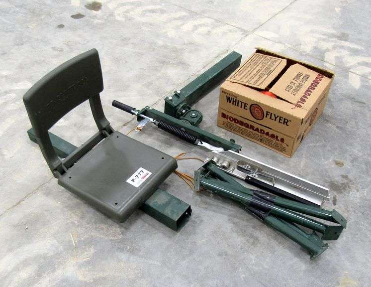 P-777  Clay Pigeon Thrower