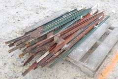 B-120  T-Posts (24)