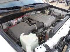 P-835 2010 Toyota Tundra 4x4 Flatbed Pickup