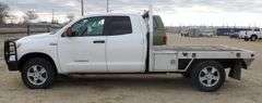 P-835 2010 Toyota Tundra 4x4 Flatbed Pickup