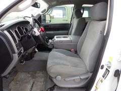 P-835 2010 Toyota Tundra 4x4 Flatbed Pickup
