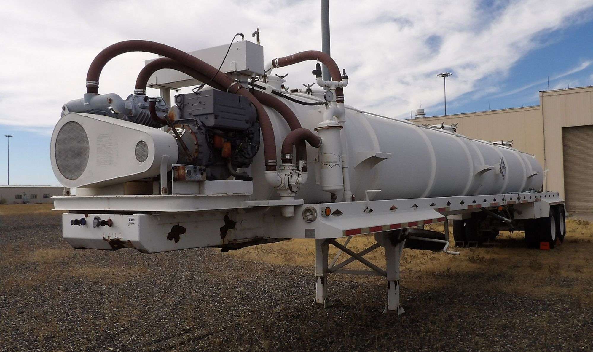 C-839 2000 Wade 150 Barrel Vacuum Trailer