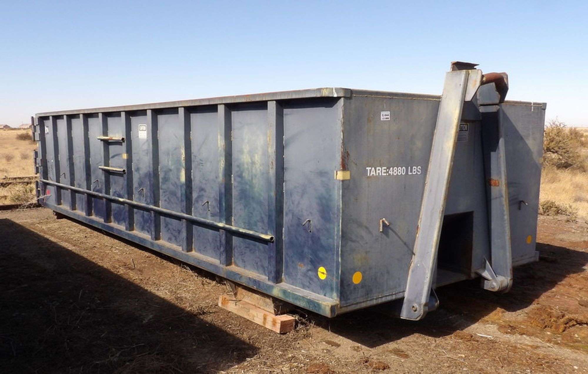 C-944 20' Roll Off Dumpster Container