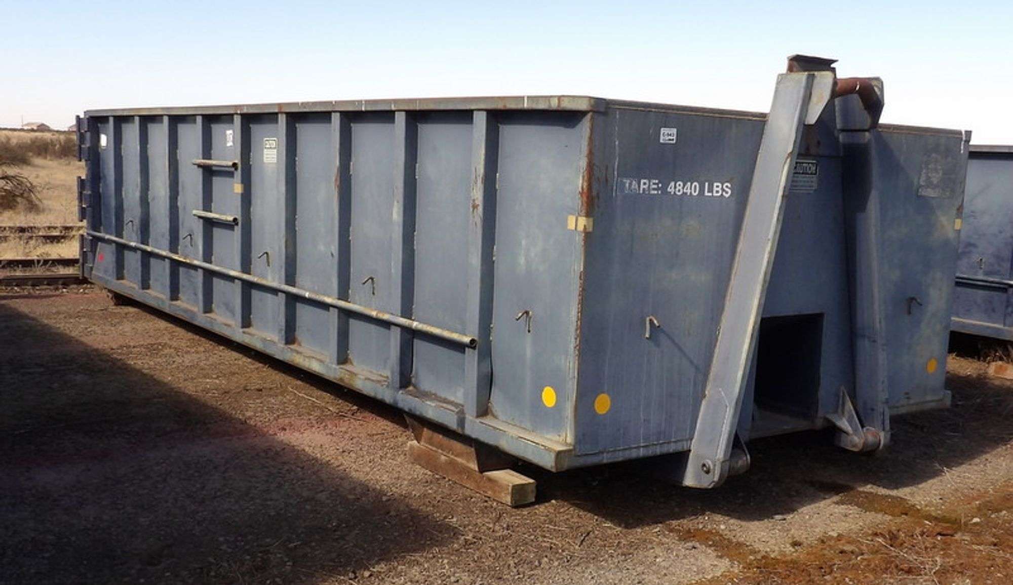 C-943 20' Roll Off Dumpster Container