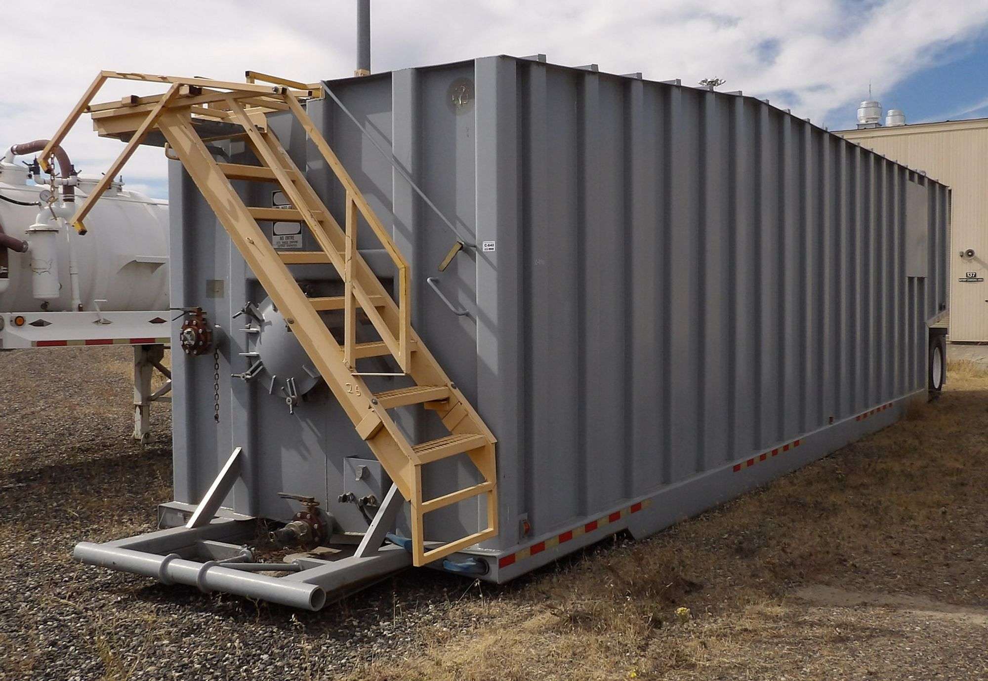C-840 Dragon Products 500 Barrel Frac Tank