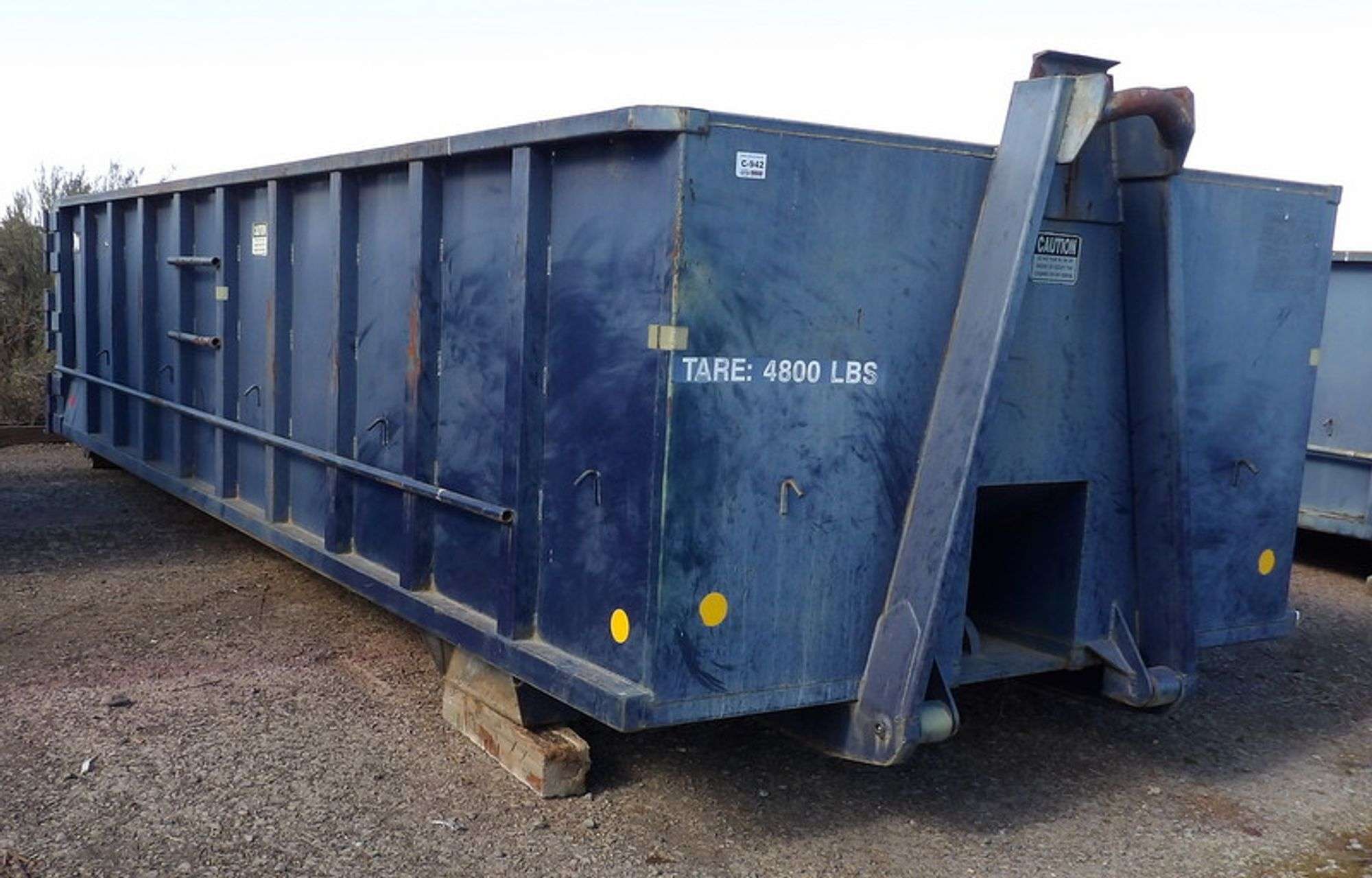 C-942 20' Roll Off Dumpster Container