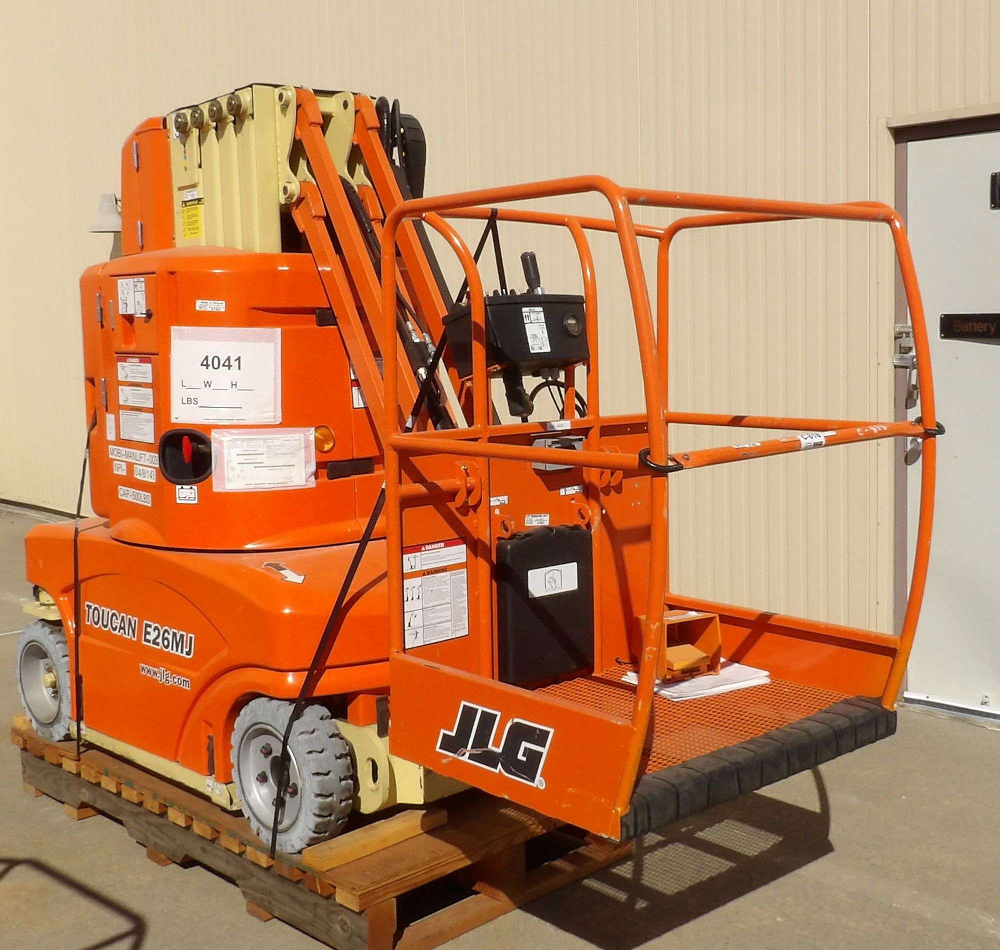 C-818 JLG Snorkel Lift