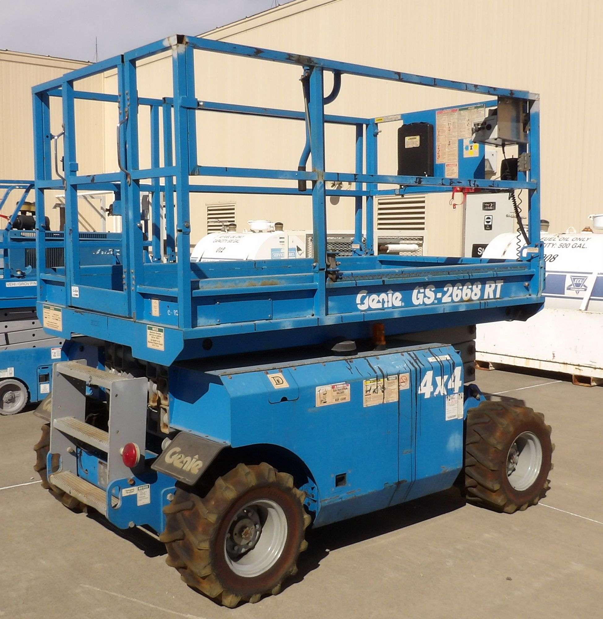 C-824 Genie Scissor Lift