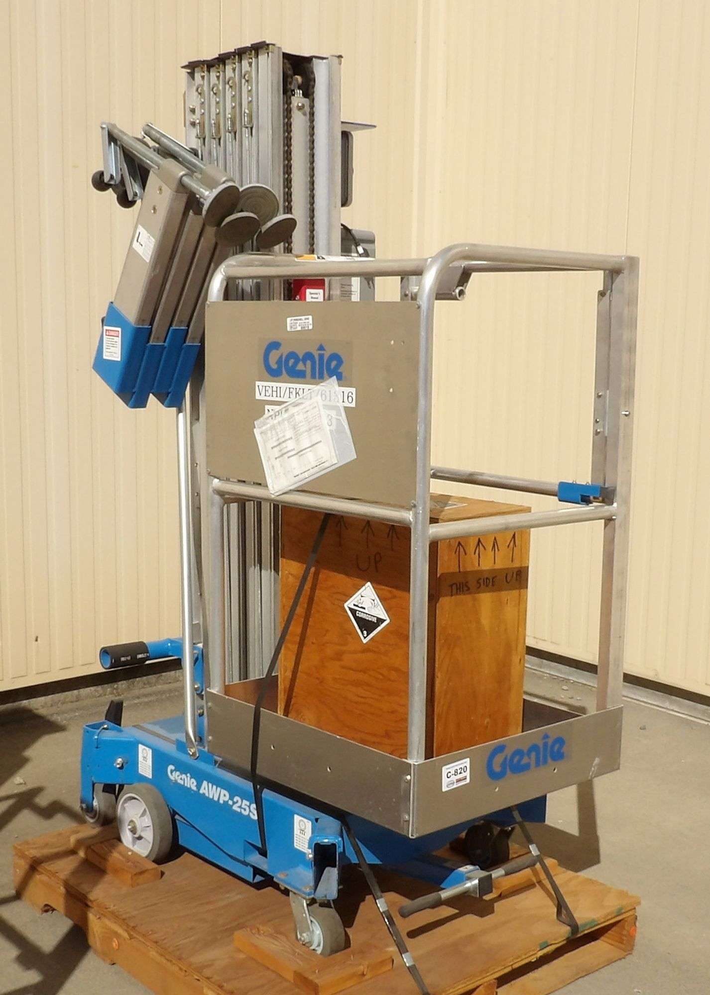 C-820 Genie Snorkel Lift