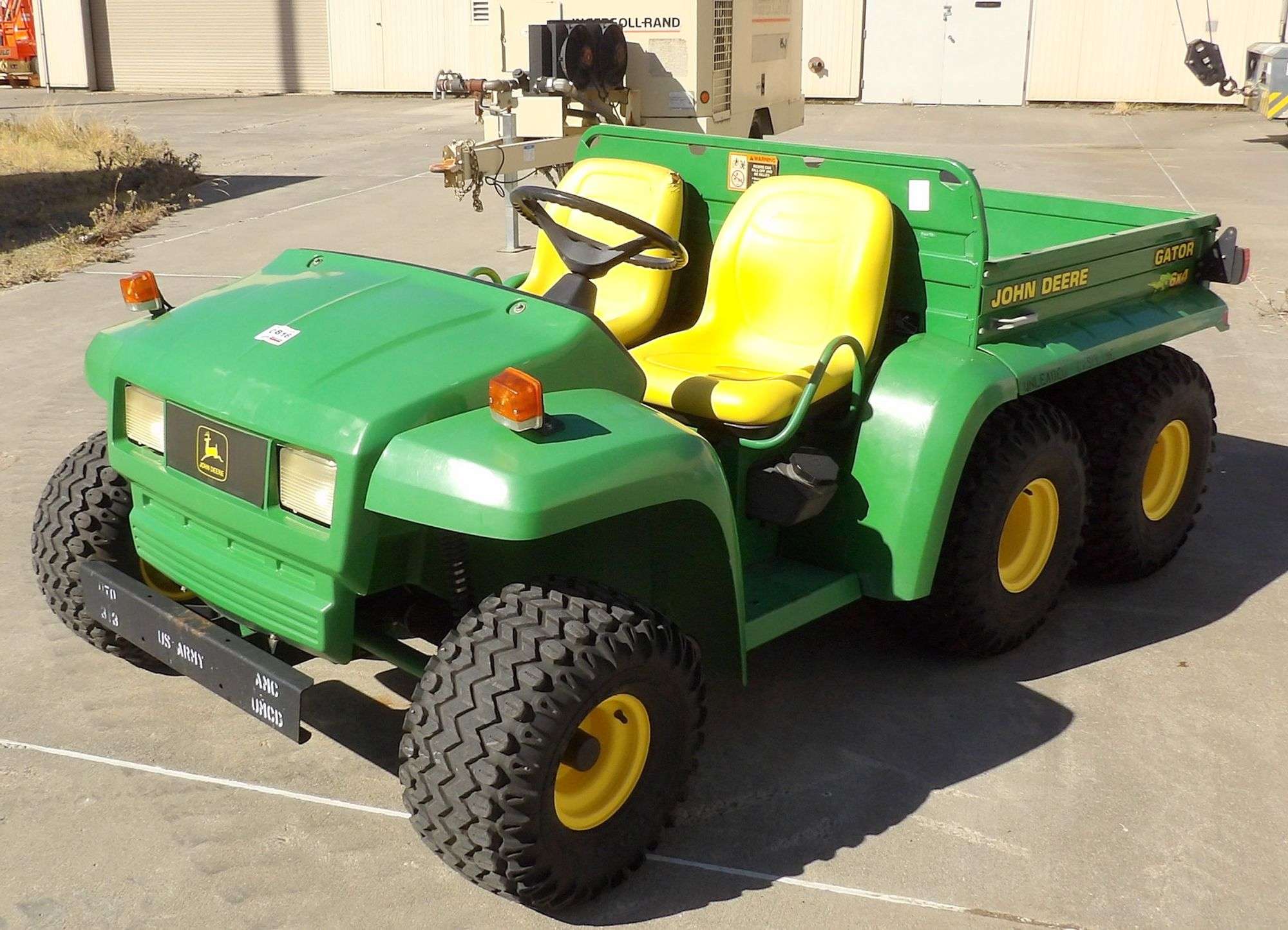 C-816 John Deere Gator