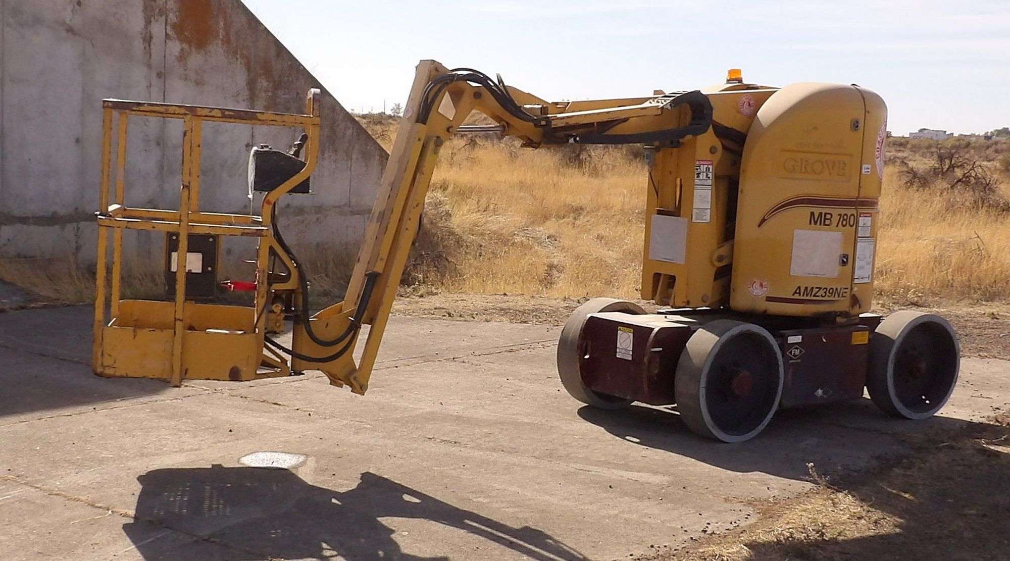 C-894 Grove AM739NE Manlift