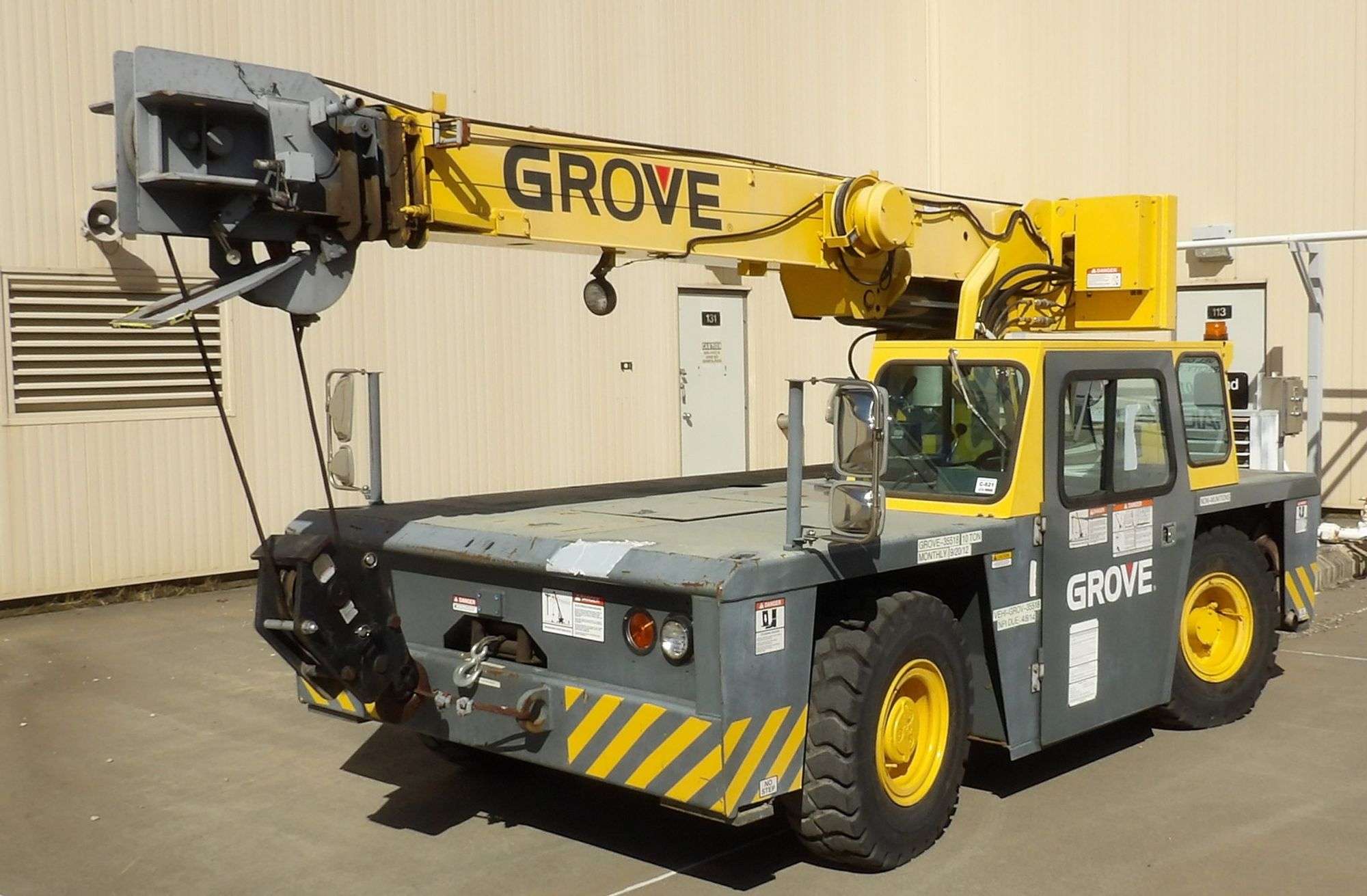 C-821 Grove YB 4410 Platform Crane