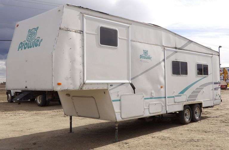 B-930  2001 Prowler 315X Travel Trailer