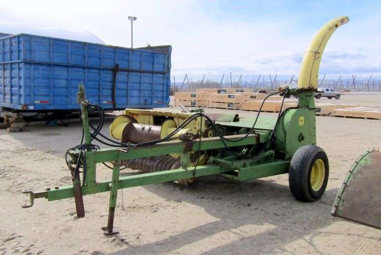 B-928 John Deere Forage Chopper