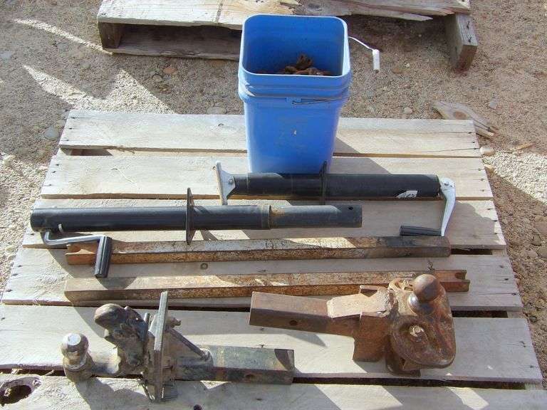 B-427  Jacks & Hitches & Chain