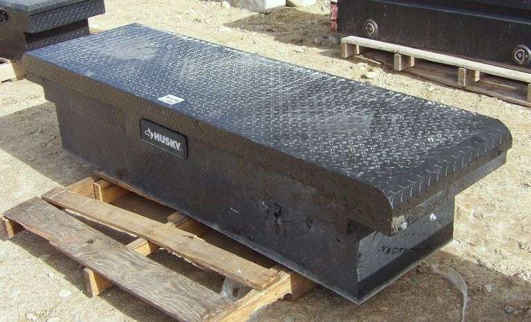 B-674  Husky Toolbox