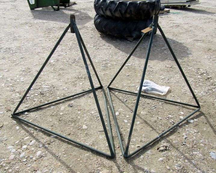 B-1147 Tripod Sprinkler Frames