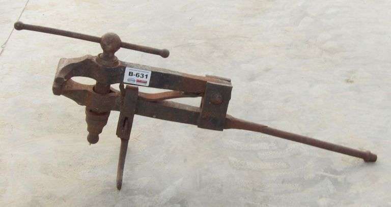 B-631  Post Vise