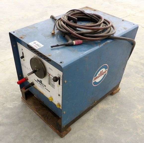 B-882  Miller Welder 250 Twin