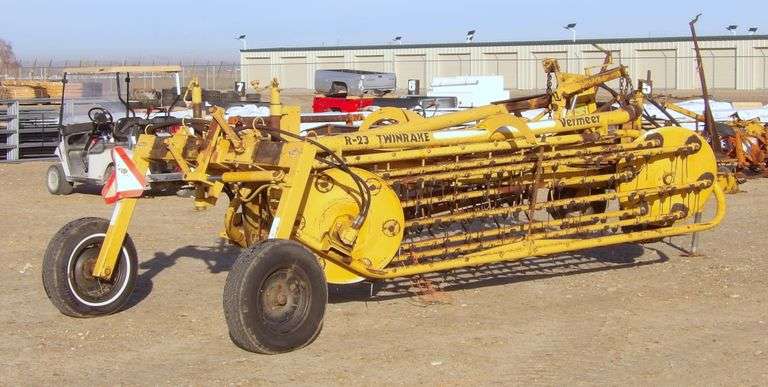 B-627 Vermeer R-23 Twin Rake