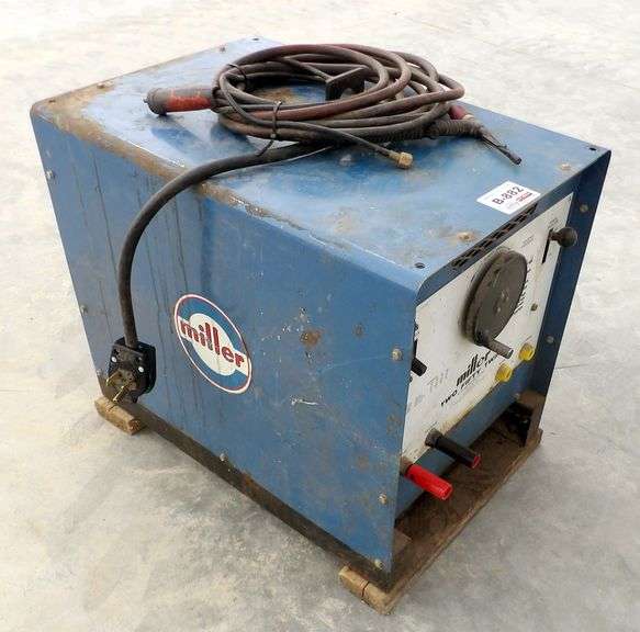 B-882  Miller Welder 250 Twin
