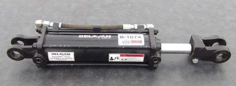 B-1074 Delavan Hydraulic Cylinder