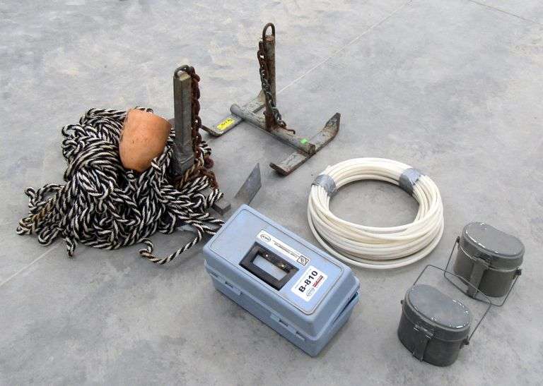 B-810  Hach Turbidimeter + Anchors