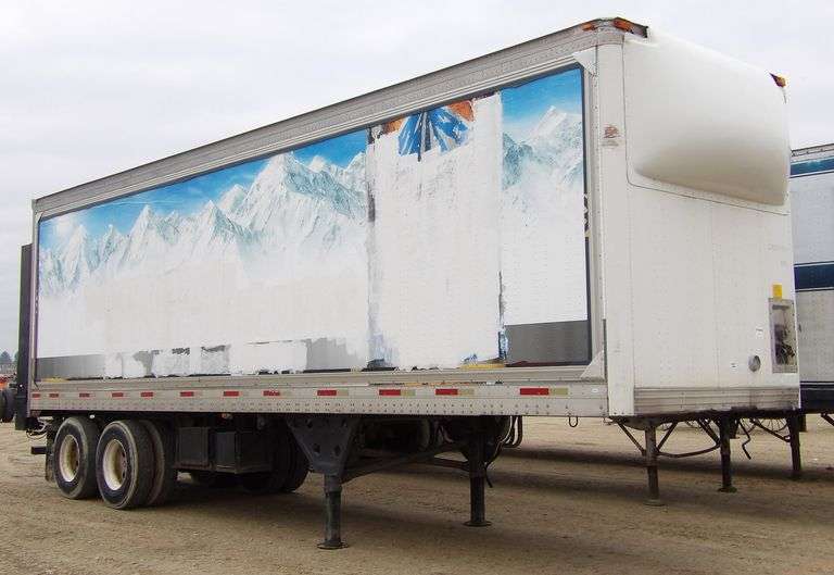 B-850 2003 Utility Van Trailer 32 1/2'