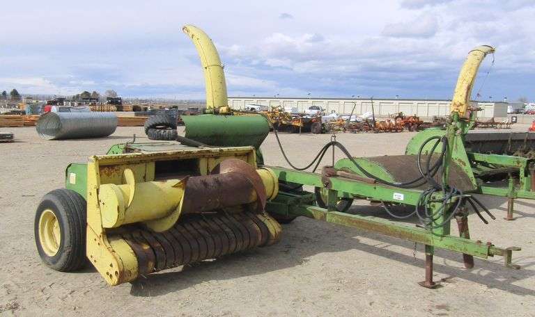 B-928 John Deere Forage Chopper