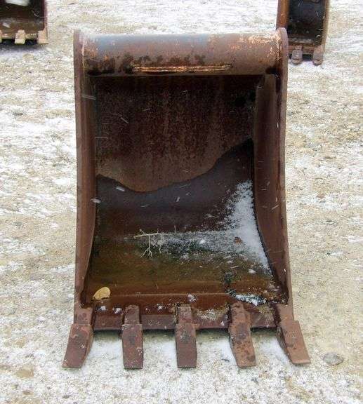 B-952  Backhoe Bucket