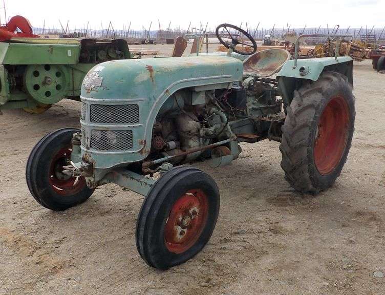 B-927  Kramer KL250 Tractor