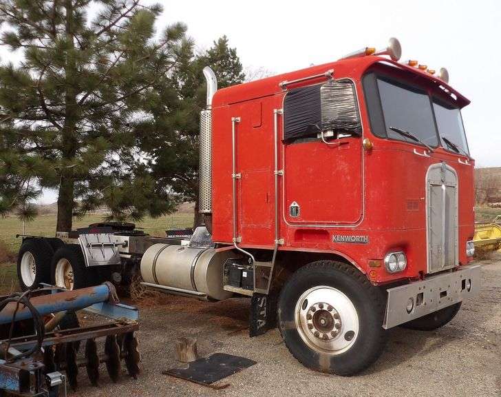 B-801 1974 Kenworth Cabover Truck