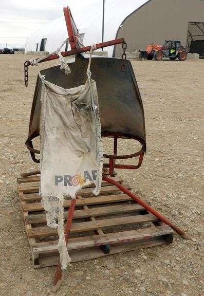 B-1112  Livestock Feeder