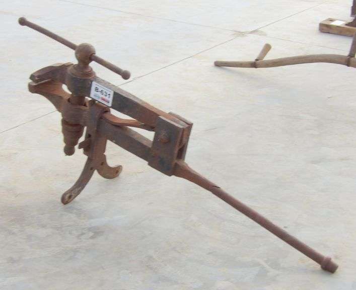 B-631  Post Vise