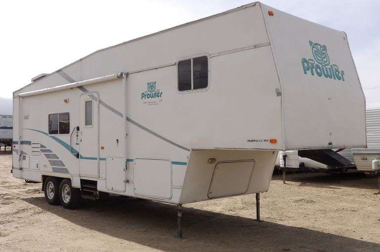 B-930  2001 Prowler 315X Travel Trailer