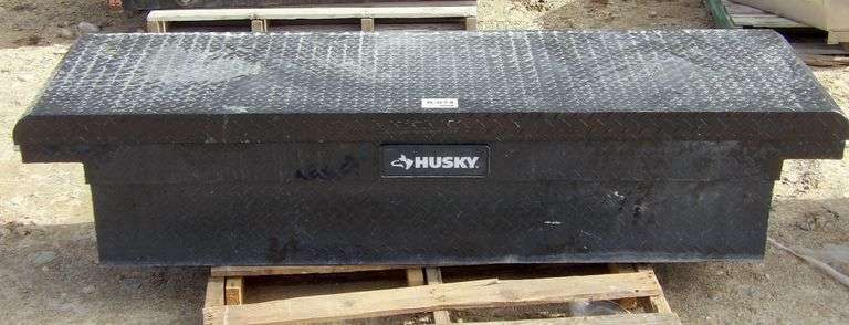 B-674  Husky Toolbox