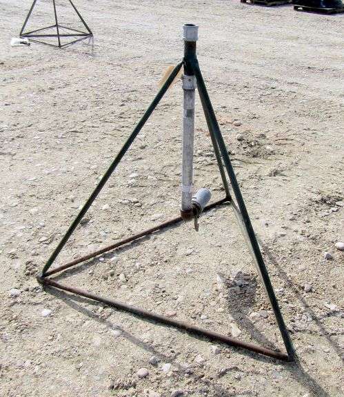 B-1128  Tripod Sprinkler Frame