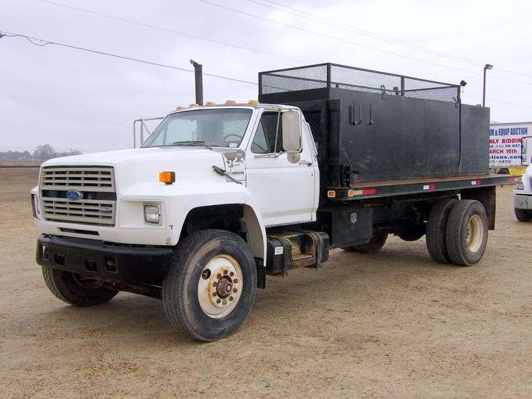 B-739 1991 Ford F-800 Flatbed with Water Tank