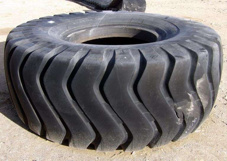 B-493 Livestock Tire Feeder